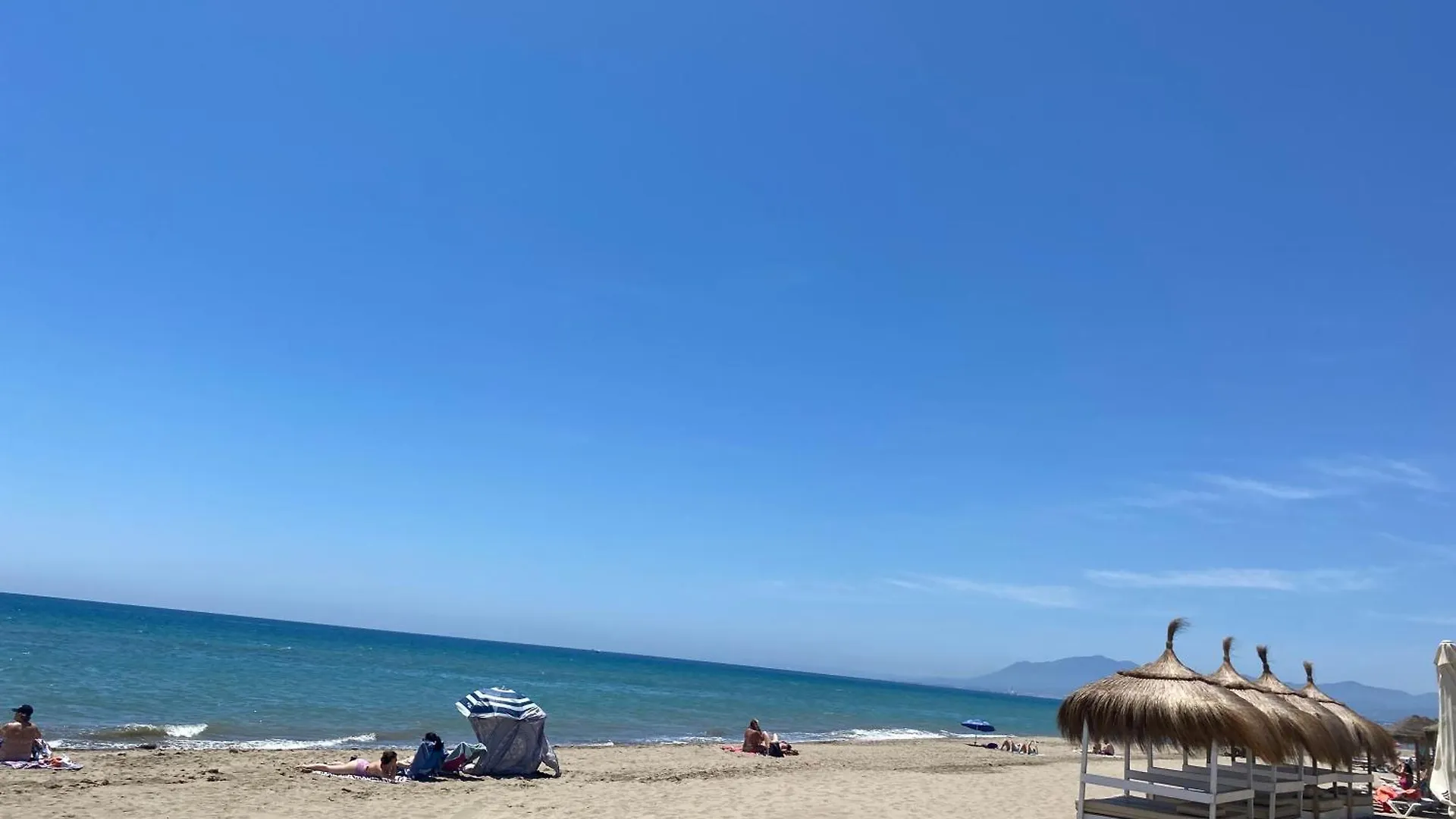 Casita En Playa Costabella, Marbella Villa