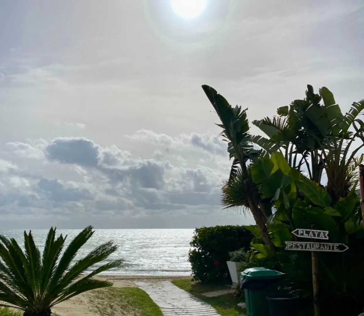 Casita En Playa Costabella, Marbella Villa